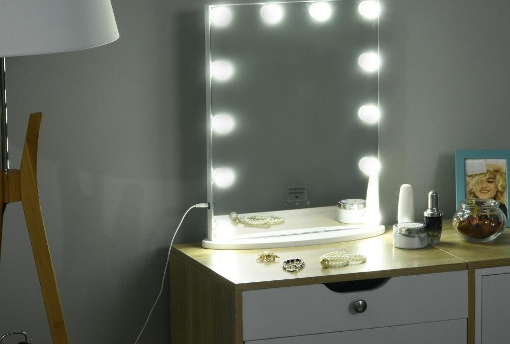 Pourquoi choisir un miroir à maquillage LED ?
