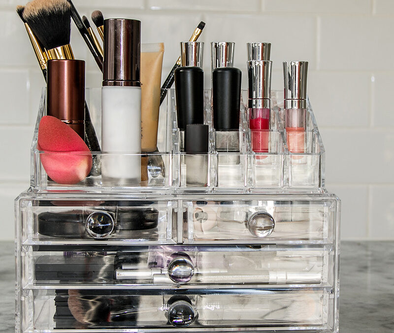 Comment choisir une boite de rangement de maquillage ?