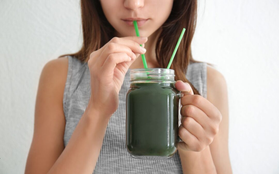 Les bienfaits de la spiruline : un trésor nutritionnel venu de la mer